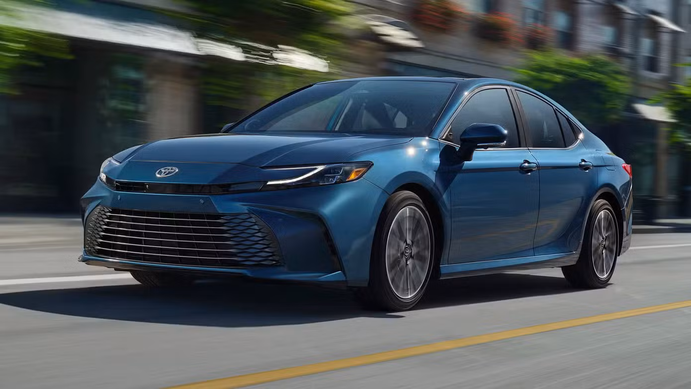 Toyota Camry 2025.