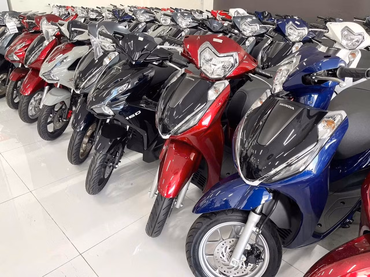 Hơn 760.000 xe máy được bán ra thị trường trong 3 tháng cuối năm 2024.