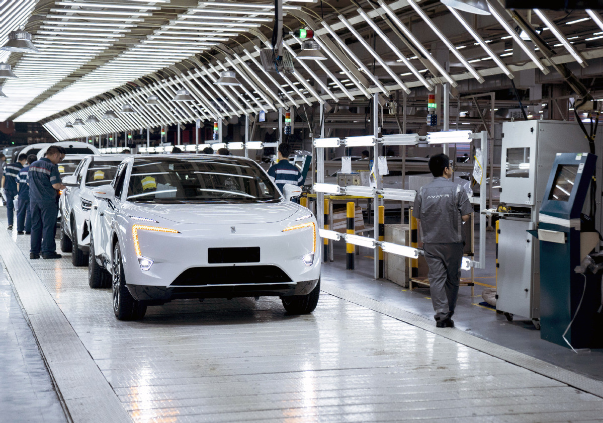 Ngành ô tô Trung Quốc đang trong tình trạng dư thừa nguồn cung nghiêm trọng, buộc phải đẩy mạnh xuất khẩu để xả hàng tồn.