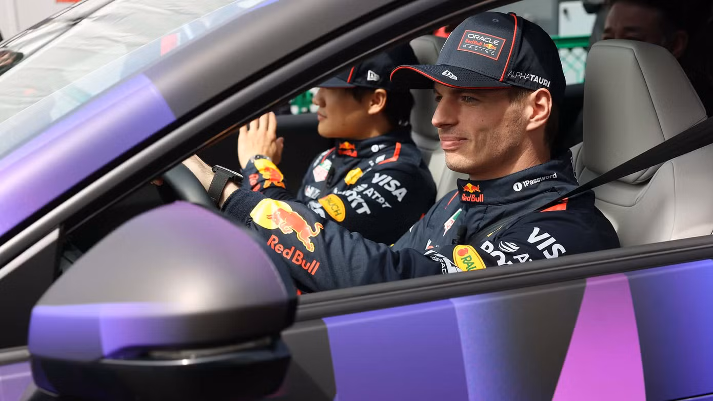 Tay đua F1 Max Verstappen lái thử nguyên mẫu Honda 0 SUV tại trường đua Suzuka.