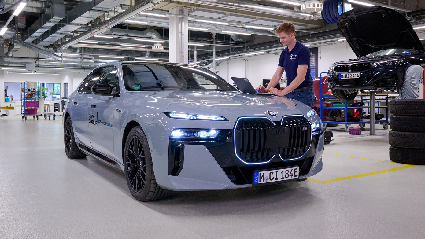 BMW đã bắt đầu thử nghiệm pin thể rắn trên dòng sedan hạng sang cỡ lớn i7.