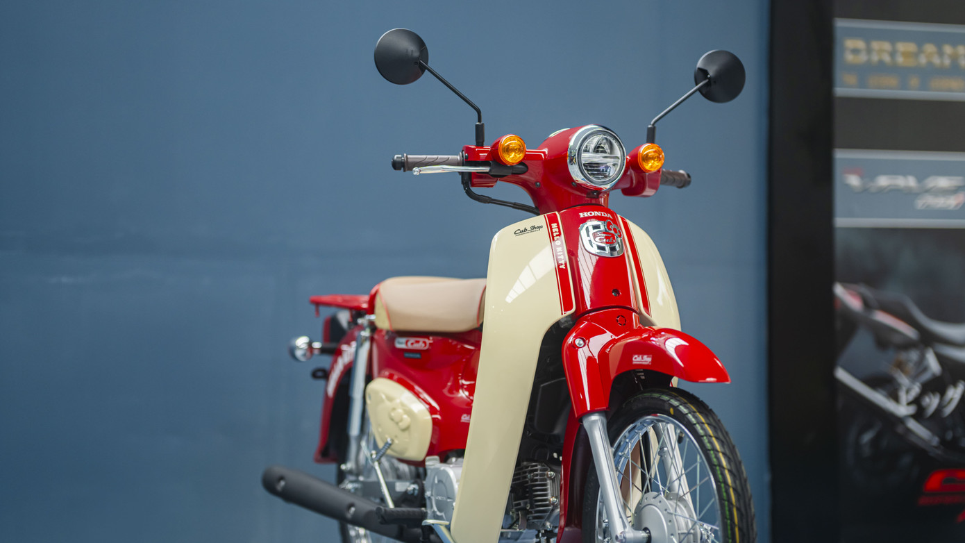 Mức giá thực tế của Super Cub Hello Kitty khi đến tay khách Việt sẽ cao hơn sau khi cộng đủ các khoản phí, thuế cho xe nhập khẩu.