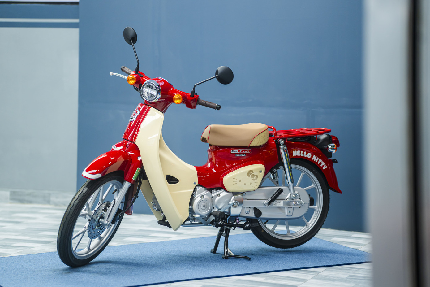 Cộng với việc đây là phiên bản giới hạn, mẫu xe số này chủ yếu hướng tới đối tượng khách hàng là dân sưu tầm xe máy nhập khẩu, đặc biệt là các dòng Super Cub.