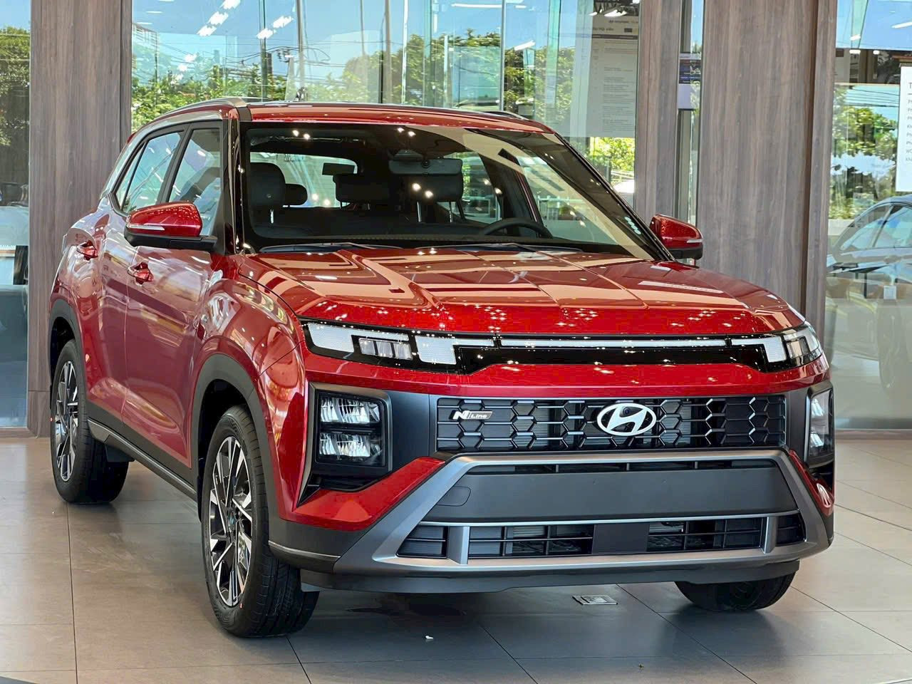 Phiên bản phong cách thể thao N Line lần đầu xuất hiện trên dòng Hyundai Creta. Phiên bản phong cách thể thao N Line lần đầu xuất hiện trên dòng Hyundai Creta.