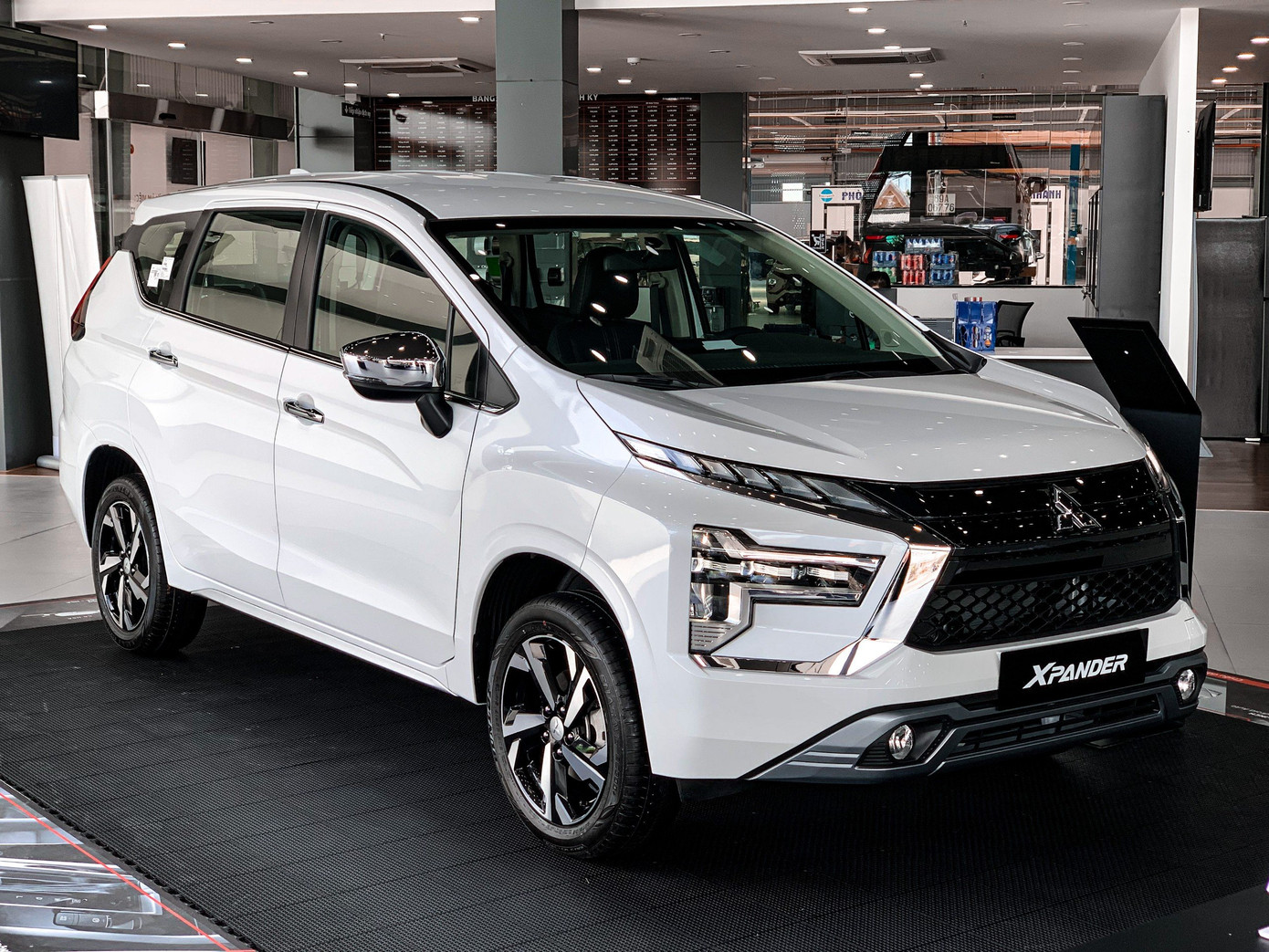 mitsubishi-xpander-dai-ly.jpg