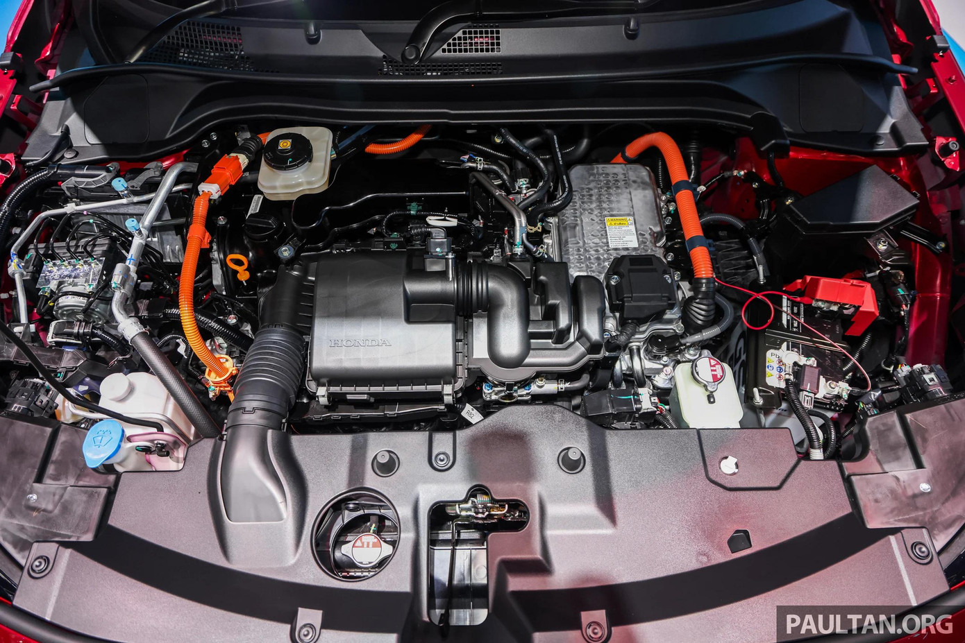 Gói an toàn Honda Sensing là trang bị tiêu chuẩn trên HR-V 2025, với một số tính năng nổi bật gồm phanh khẩn cấp tự động, kiểm soát hành trình thích ứng kèm theo chức năng Stop & Go, hỗ trợ giữ làn và cảnh báo xe phía trước khởi hành. Gói an toàn Honda Sensing là trang bị tiêu chuẩn trên HR-V 2025, với một số tính năng nổi bật gồm phanh khẩn cấp tự động, kiểm soát hành trình thích ứng kèm theo chức năng Stop & Go, hỗ trợ giữ làn và cảnh báo xe phía trước khởi hành.