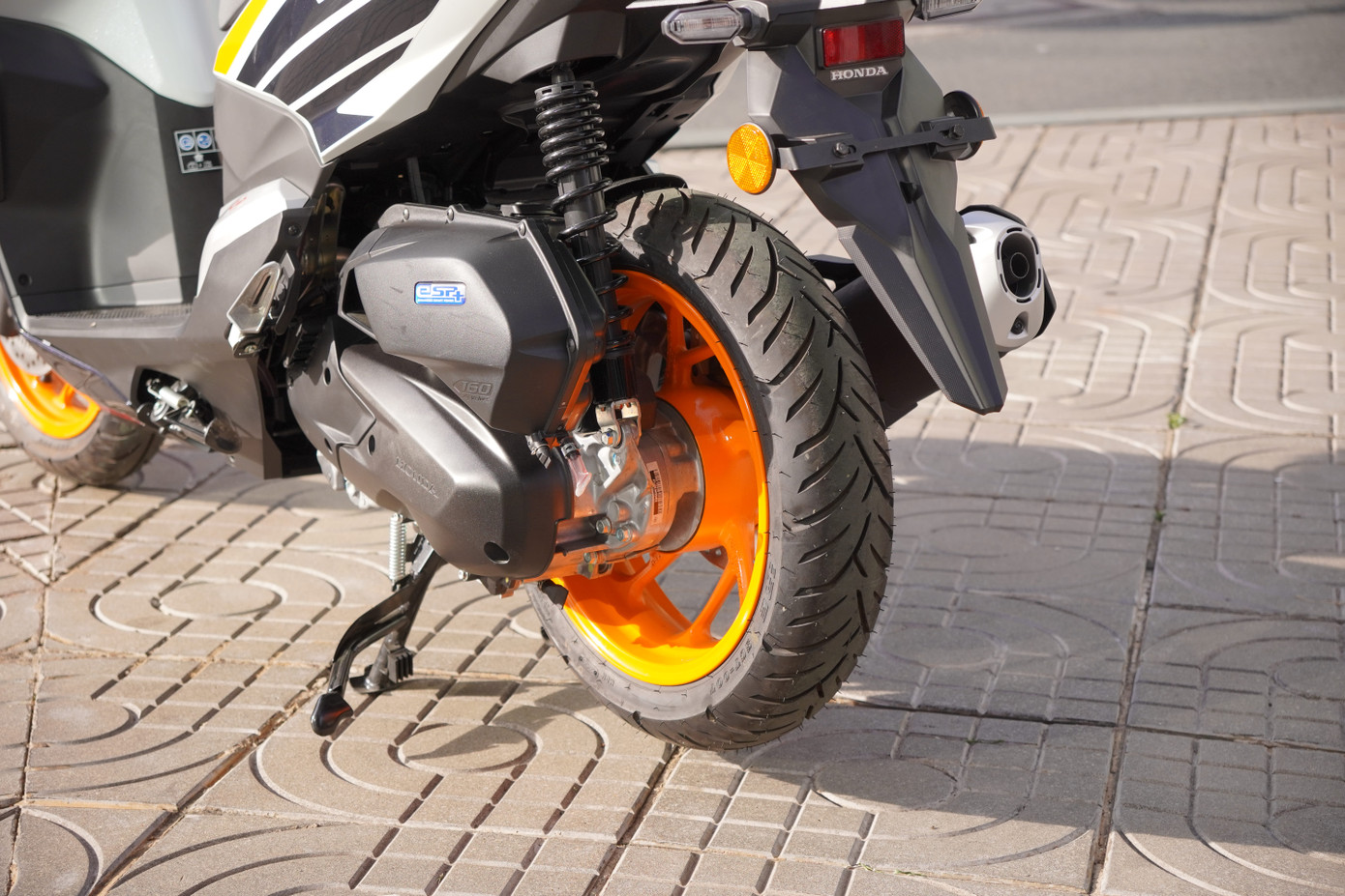 Động cơ trên Honda Vario 160 Repsol bản giới hạn nhập Malaysia là loại eSP+, làm mát bằng chất lỏng, dung tích 157 cc cho công suất 15,3 mã lực và mô-men xoắn cực đại 13,8 Nm. Động cơ trên Honda Vario 160 Repsol bản giới hạn nhập Malaysia là loại eSP+, làm mát bằng chất lỏng, dung tích 157 cc cho công suất 15,3 mã lực và mô-men xoắn cực đại 13,8 Nm.