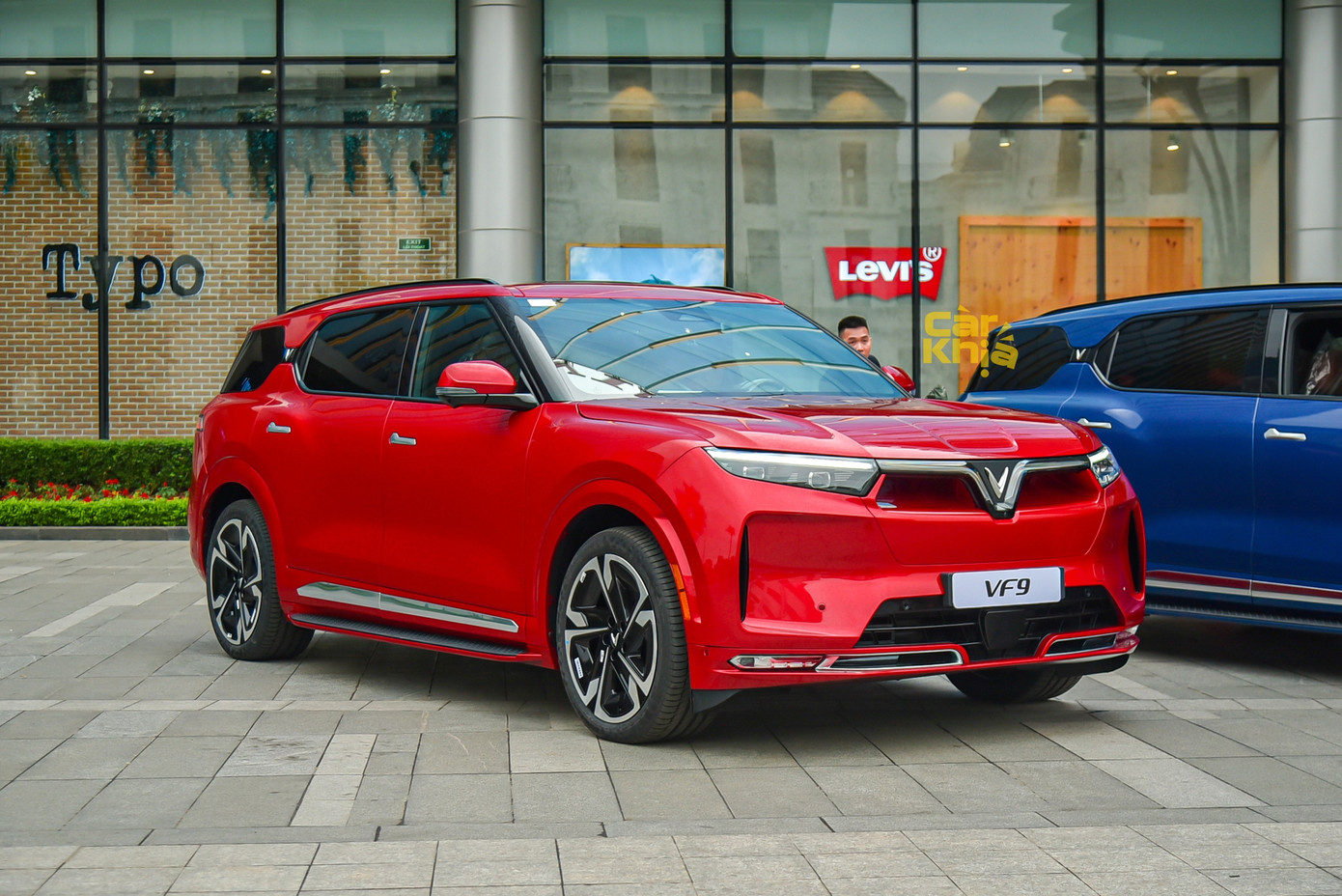 VinFast VF 9 bản Eco được giảm giá cao nhất lên tới 181 triệu đồng. VinFast VF 9 bản Eco được giảm giá cao nhất lên tới 181 triệu đồng.