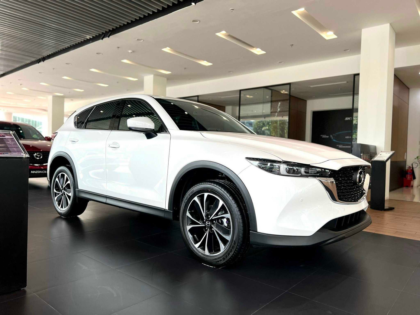 Mazda CX-5 vẫn là mẫu SUV cỡ C bán chạy nhất thị trường từ đầu năm.