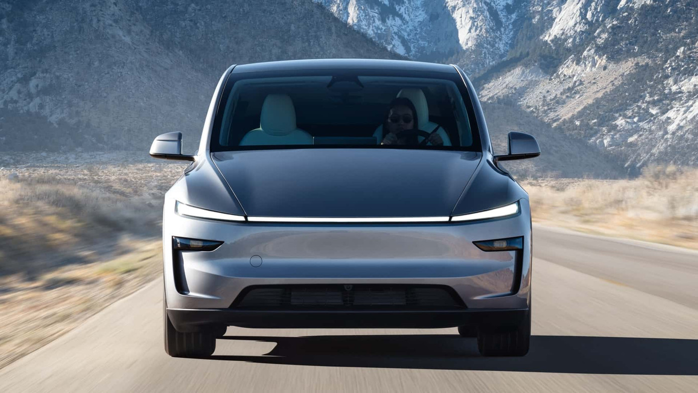 Crossover điện Tesla Model Y 2025. Crossover điện Tesla Model Y 2025.
