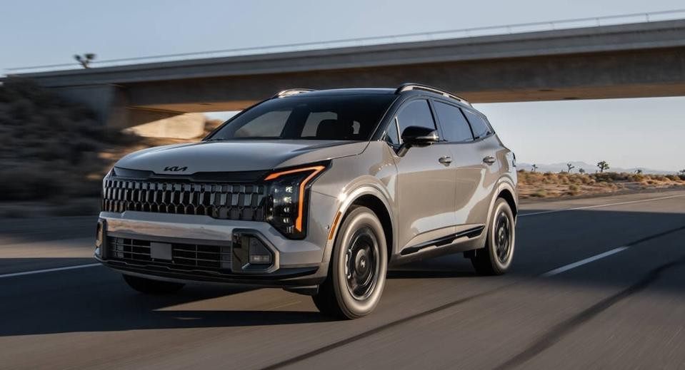 SUV Sportage vẫn là mẫu xe bán chạy nhất của Kia tại Mỹ. SUV Sportage vẫn là mẫu xe bán chạy nhất của Kia tại Mỹ.