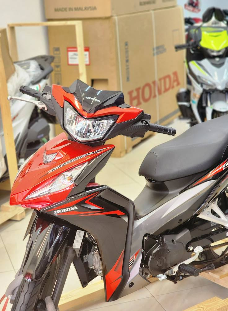 Thiết kế phần đầu xe của Honda Dash 125.