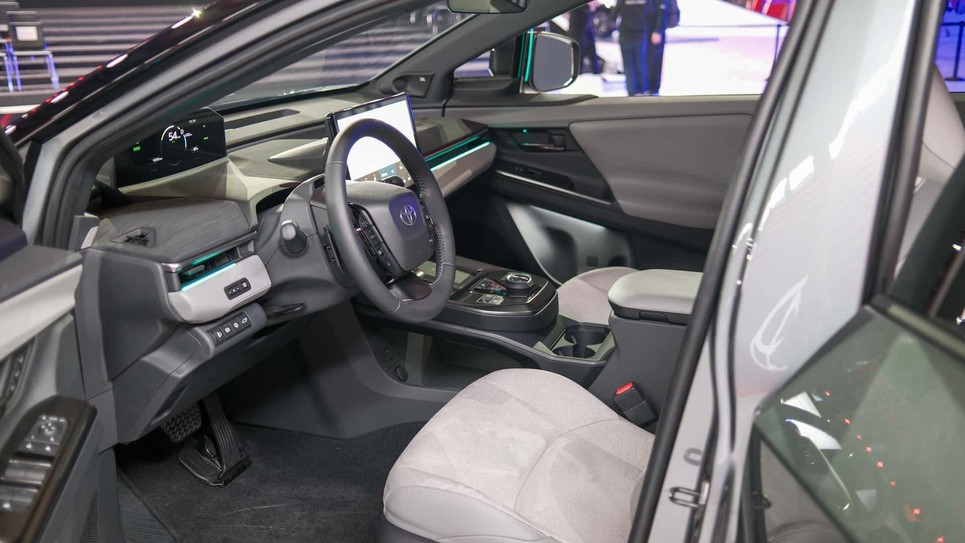 Ảnh thực tế SUV điện thứ 3 của Toyota tại châu Âu ảnh 6