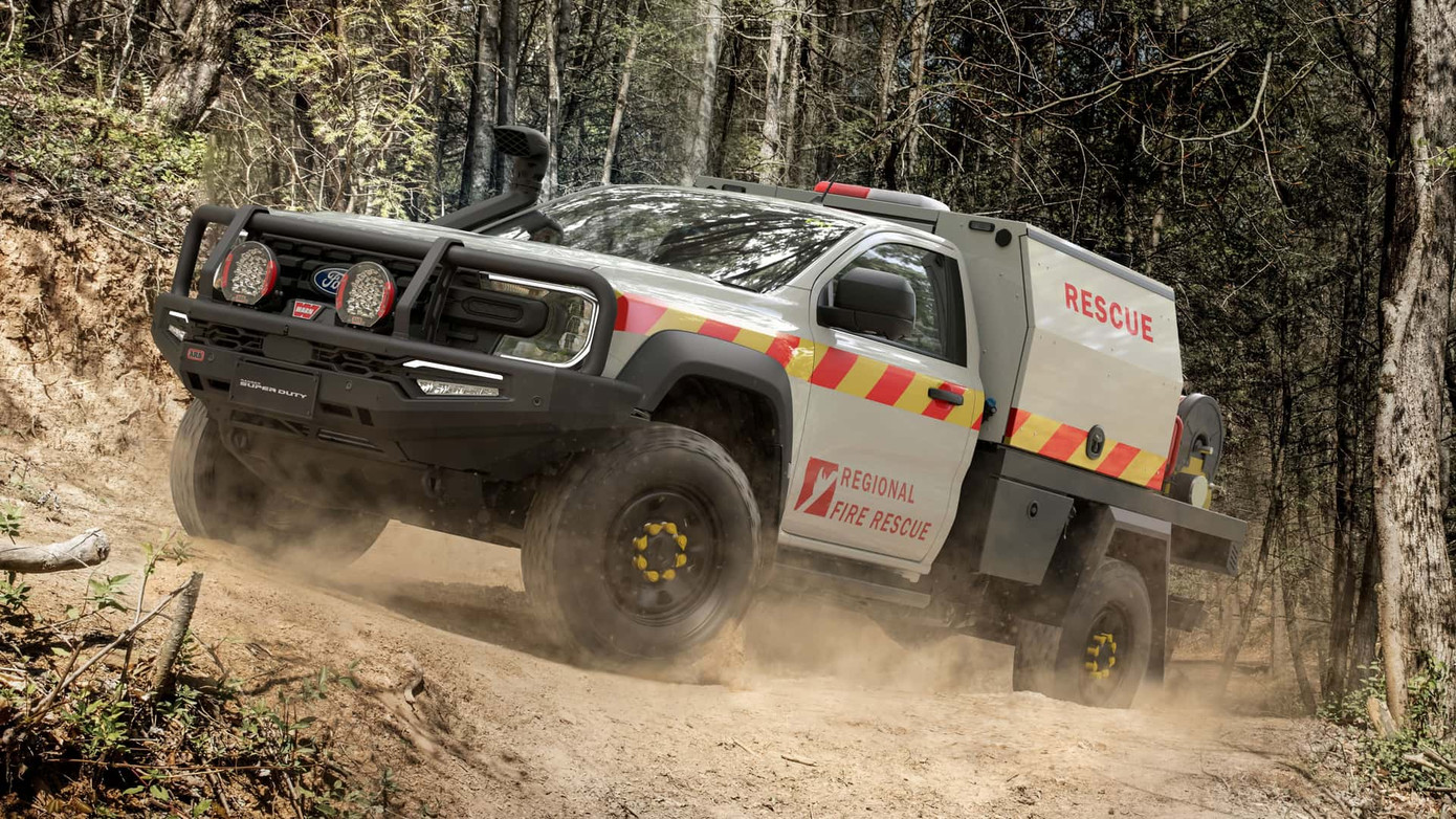 Ford Ranger Super Duty phiên bản cabin đơn với thùng xe phía sau tùy chỉnh. Ford Ranger Super Duty phiên bản cabin đơn với thùng xe phía sau tùy chỉnh.