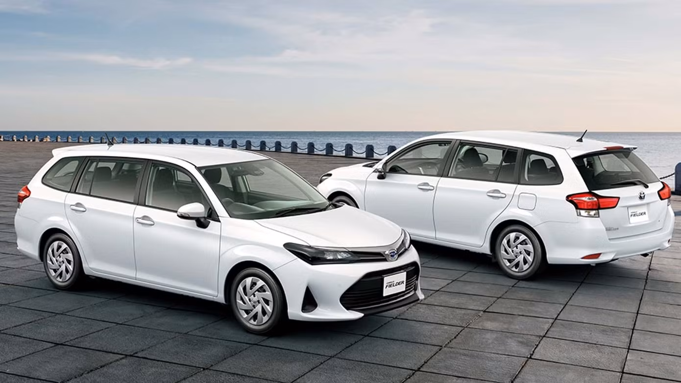 Phiên bản wagon Toyota Corolla Fielder. Phiên bản wagon Toyota Corolla Fielder.