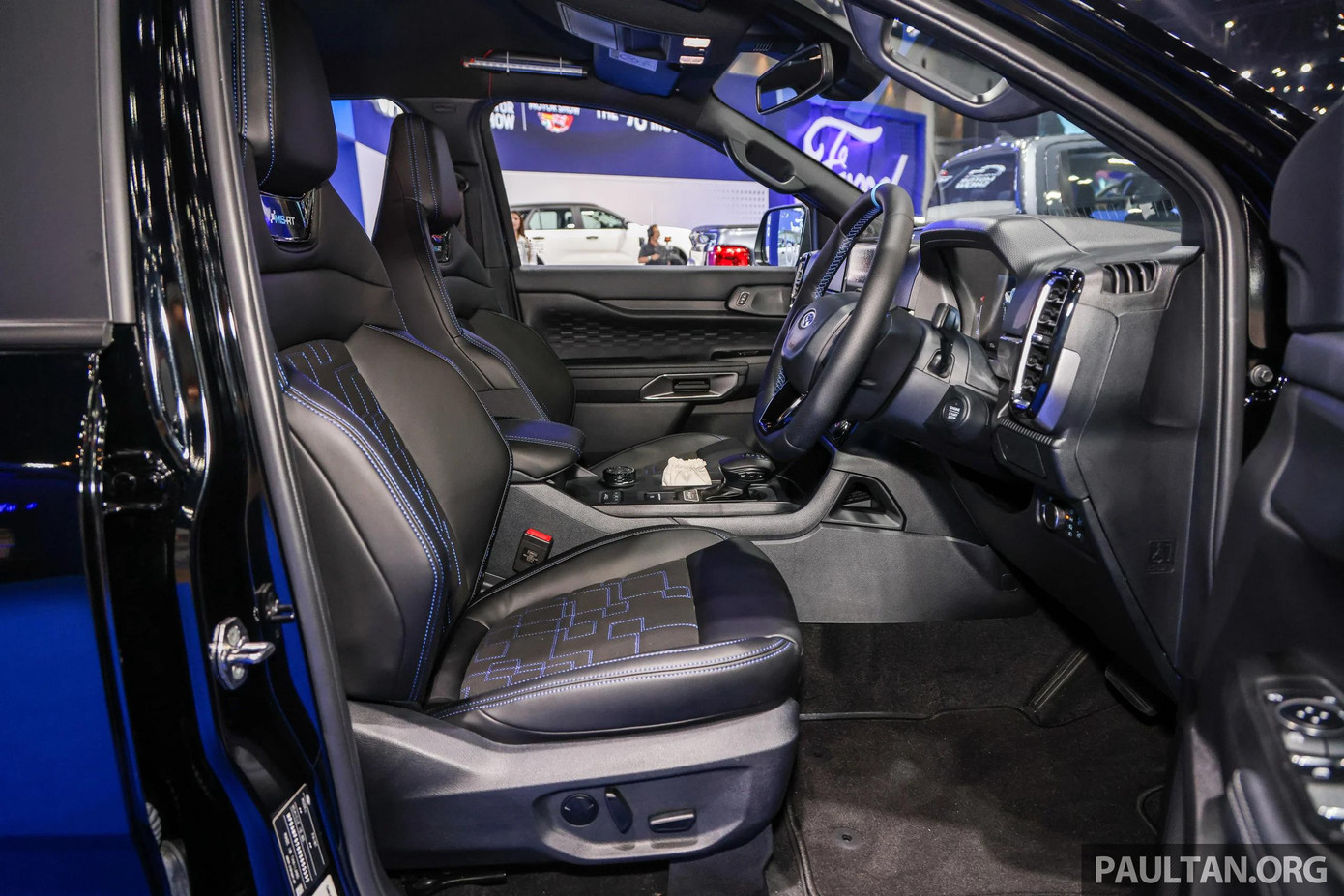 Cận cảnh bản độ Ford Ranger kiểu xe đua ảnh 10