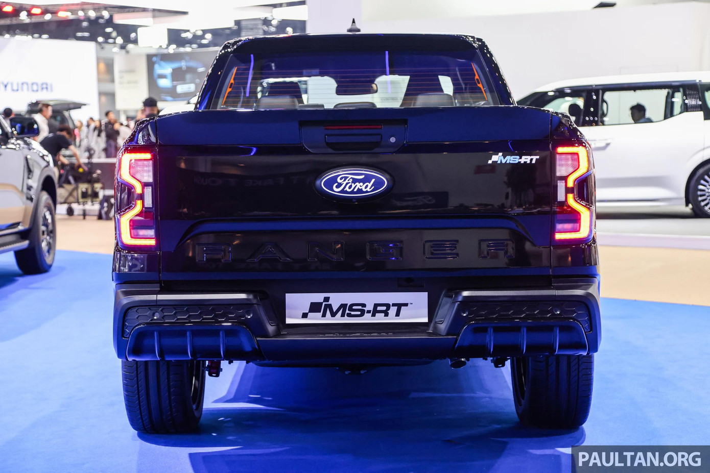 Tại Thái Lan, Ford Ranger MS-RT có giá khởi điểm từ 1,749 triệu baht (khoảng 1,3 tỷ đồng). Mẫu bán tải phong cách xe đua này hiện đang được trưng bày tại Triển lãm Ô tô Quốc tế Bangkok 2025 (BIMS).