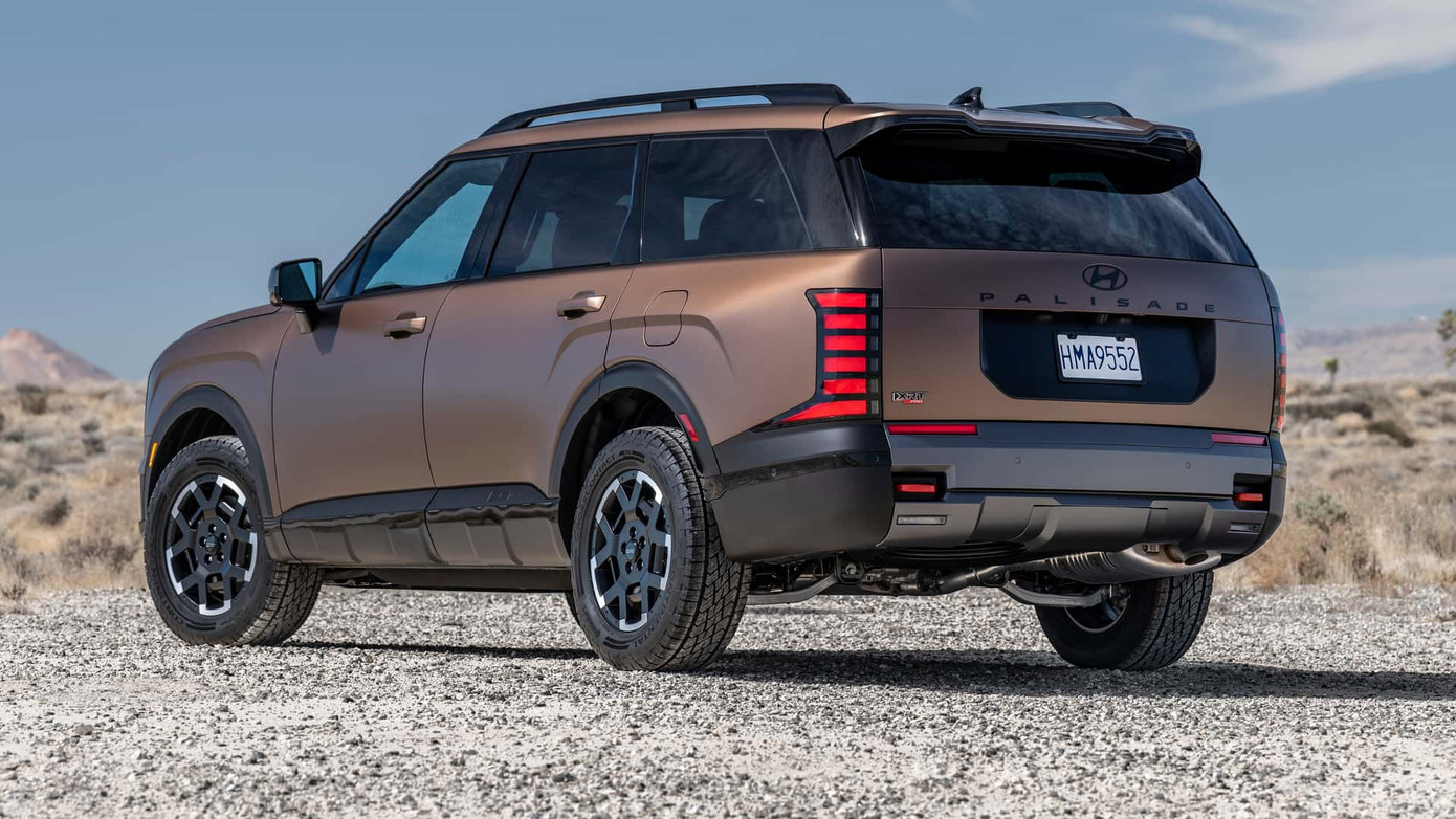 Thiết kế ngoại thất của Hyundai Palisade khá hầm hố. Thiết kế ngoại thất của Hyundai Palisade khá hầm hố.