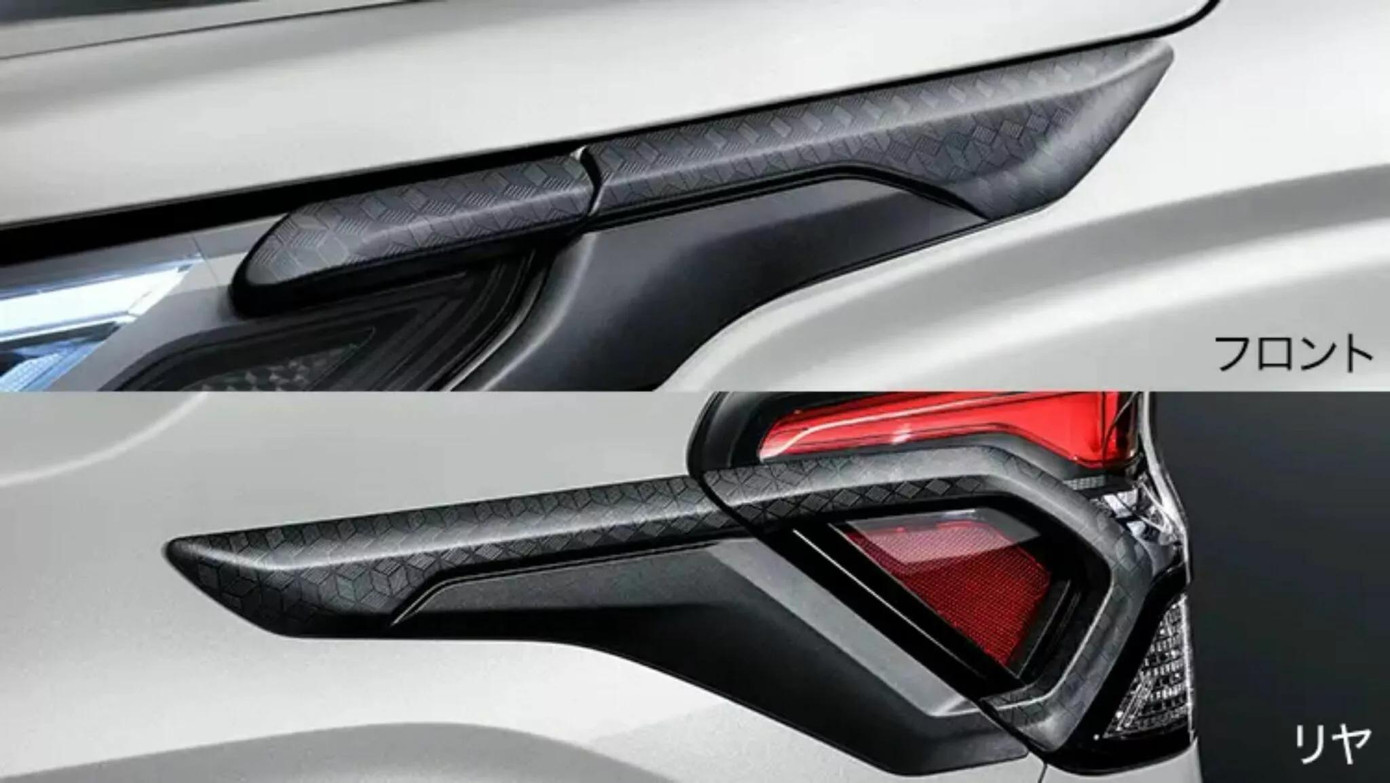 Lưới tản nhiệt và các chi tiết trang trí nội thất của gói Adventure Style được thiết kế theo phong cách samurai Nhật Bản. Lưới tản nhiệt và các chi tiết trang trí nội thất của gói Adventure Style được thiết kế theo phong cách samurai Nhật Bản.