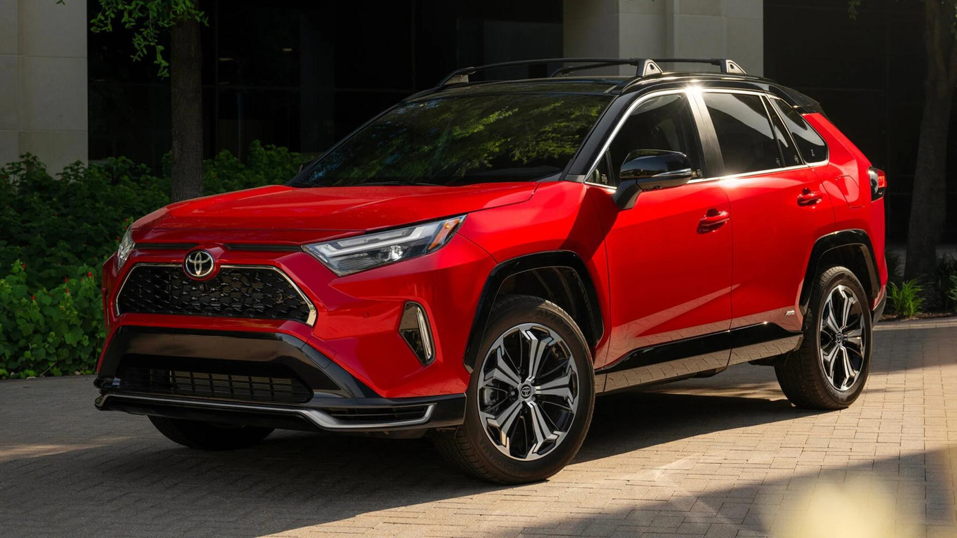 Toyota RAV4 là một trong những mẫu SUV hybrid được ưa chuộng nhất tại châu Âu và Bắc Mỹ. Toyota RAV4 là một trong những mẫu SUV hybrid được ưa chuộng nhất tại châu Âu và Bắc Mỹ.