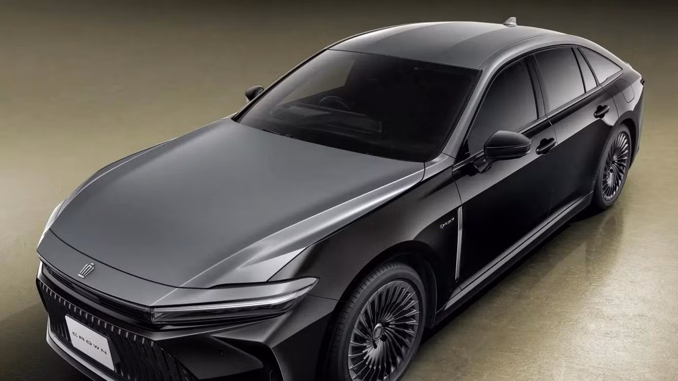 Toyota Crown ra phiên bản đặc biệt hai tông màu như Maybach ảnh 3