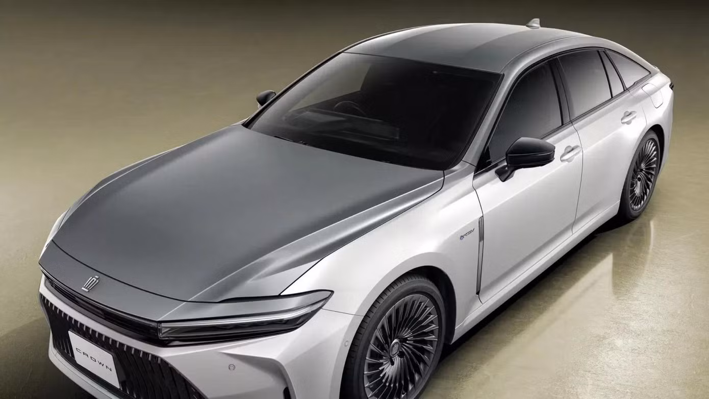 Toyota Crown ra phiên bản đặc biệt hai tông màu như Maybach ảnh 2 Toyota Crown ra phiên bản đặc biệt hai tông màu như Maybach ảnh 2