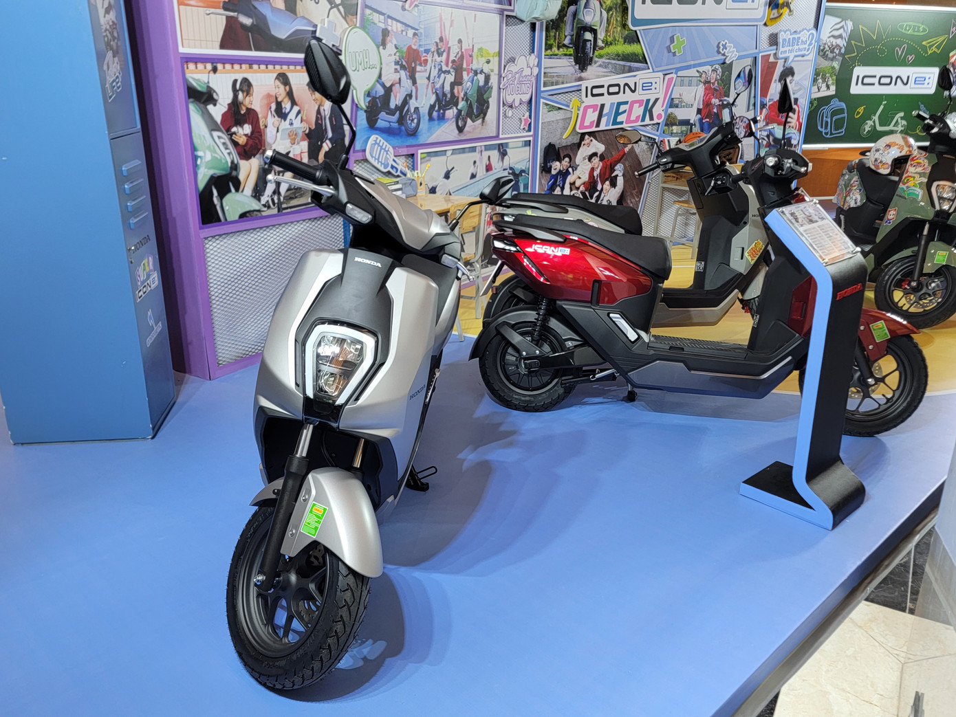 ICON e: là mẫu xe máy điện đầu tiên được Honda lắp ráp và mở bán chính thức tại Việt Nam.