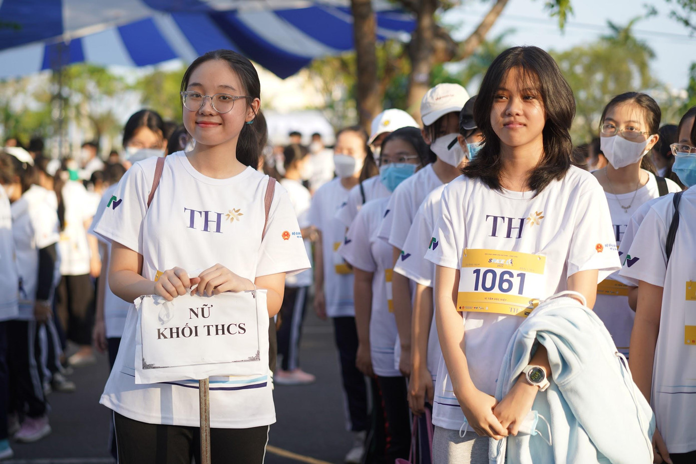 Tường Vy (trái) chia sẻ rất lâu rồi chưa được tham gia hoạt động cộng đồng, S-Race là thử thách để cô bạn vượt qua chính bản thân mình