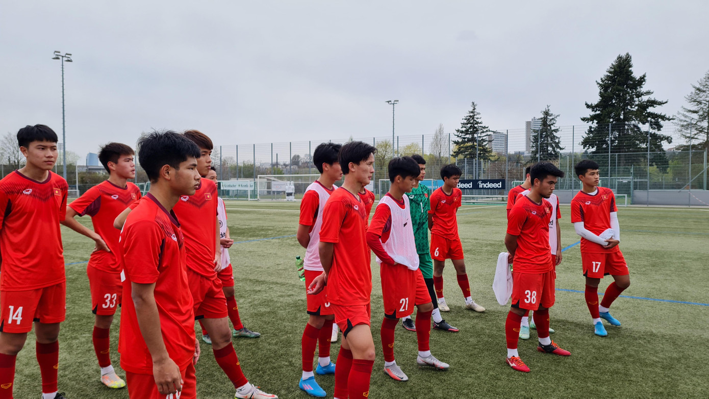 ĐT Việt Nam sẵn sàng cho trận đấu với U16 Frankfurt ĐT Việt Nam sẵn sàng cho trận đấu với U16 Frankfurt