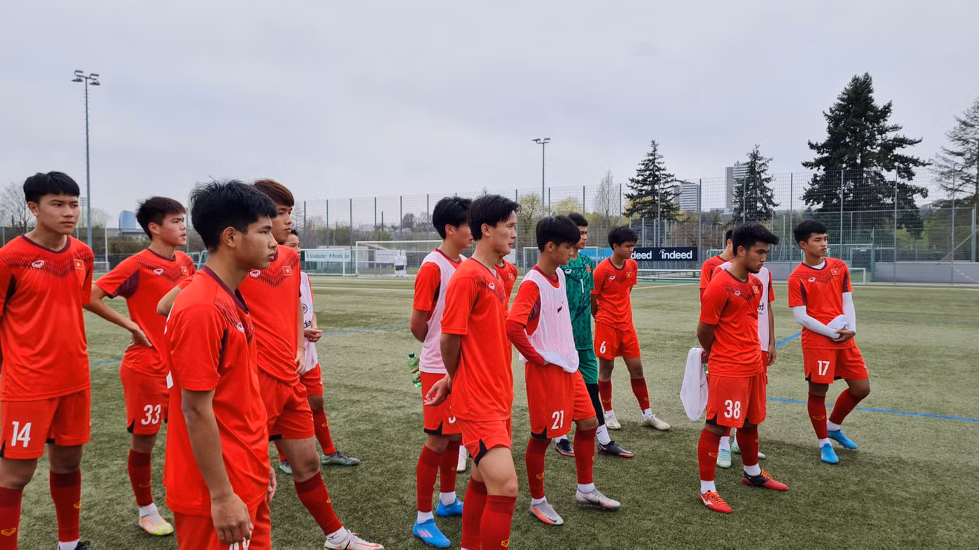 ĐT Việt Nam sẵn sàng cho trận đấu với U16 Frankfurt ĐT Việt Nam sẵn sàng cho trận đấu với U16 Frankfurt