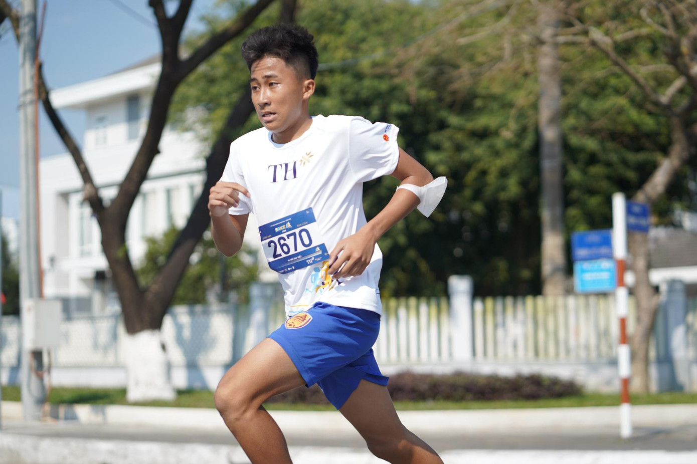 Trần Triệu Anh Khoa đã xuất sắc về Nhất nội dung chạy 3km dành cho Nam THCS