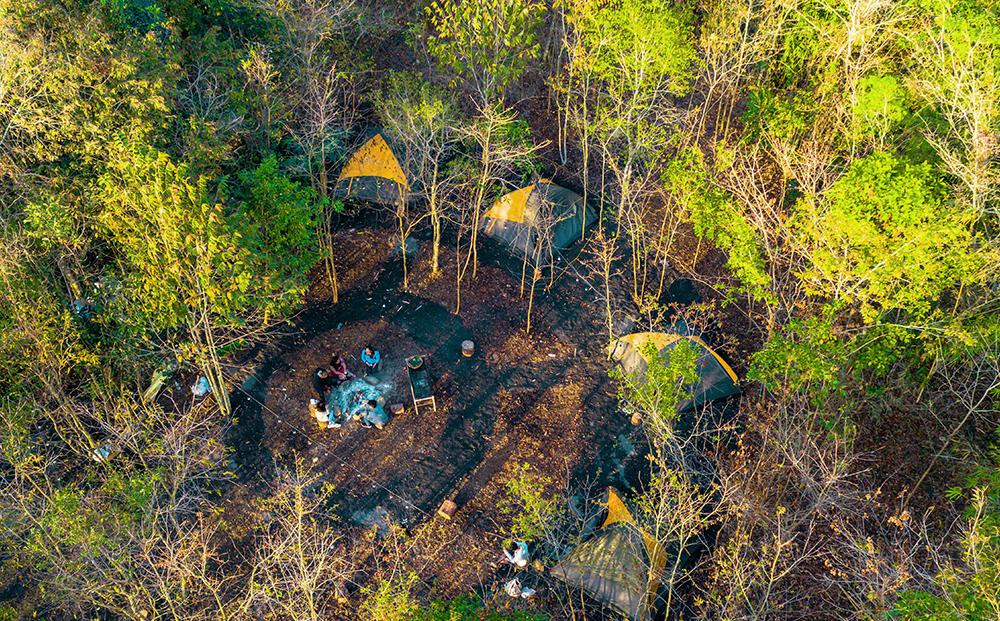 Cắm trại ngắm bình minh trên đỉnh thác Gia Long là một trải nghiệm đáng nhớ với nhiều du khách. Cắm trại ngắm bình minh trên đỉnh thác Gia Long là một trải nghiệm đáng nhớ với nhiều du khách.