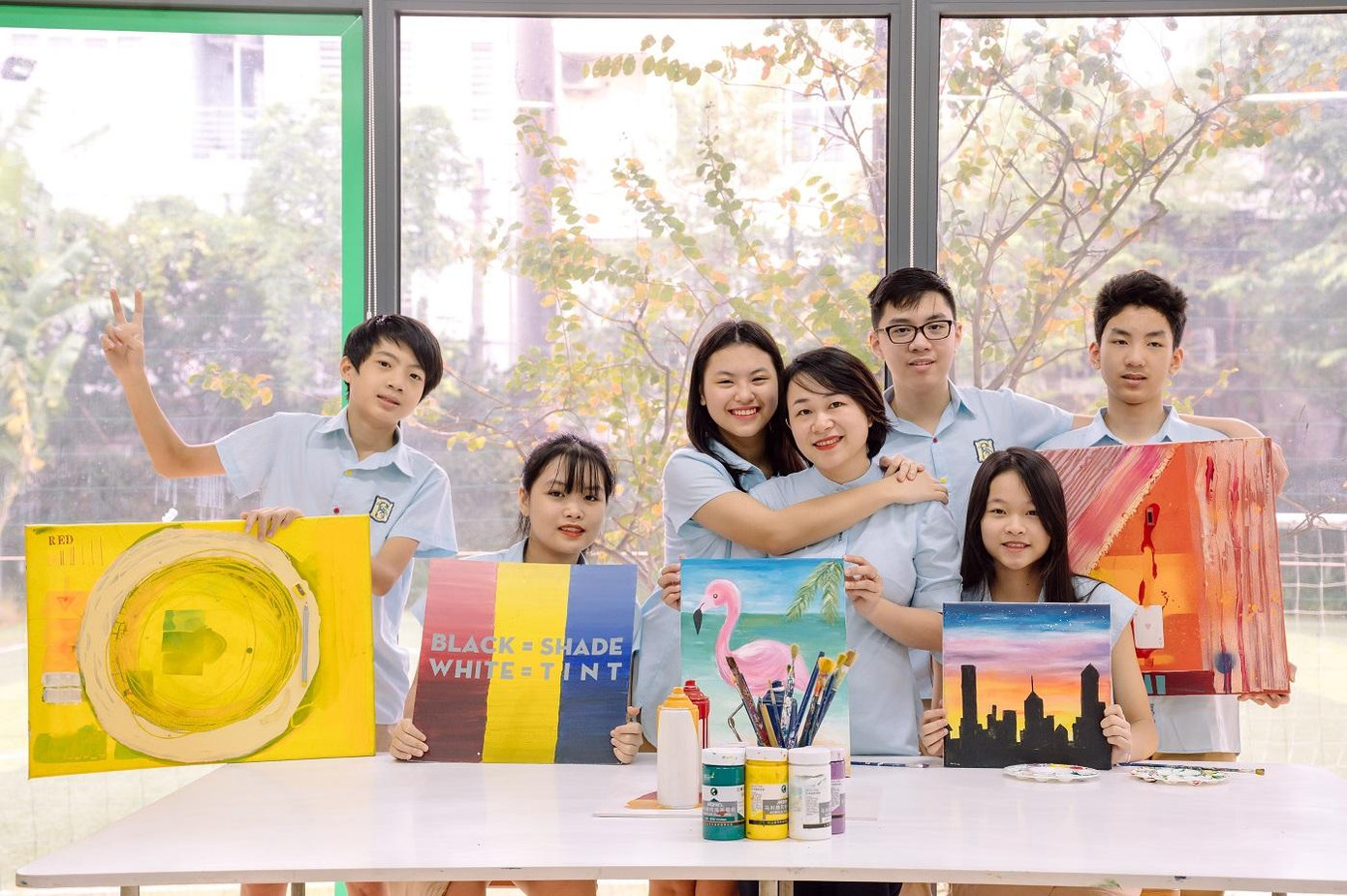 Chương trình Cảm thụ nghệ thuật dành cho tất cả học sinh lớp 10 trường SenTia Chương trình Cảm thụ nghệ thuật dành cho tất cả học sinh lớp 10 trường SenTia