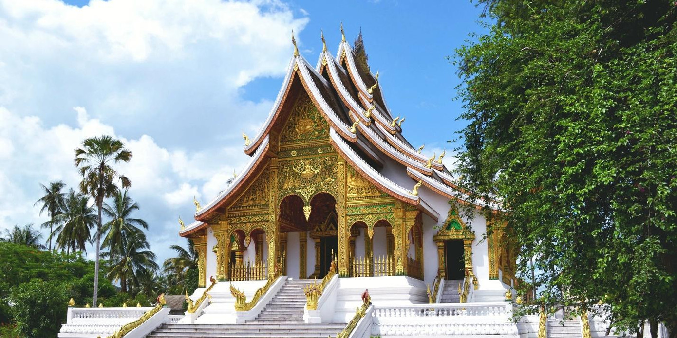 Luông Pha Băng độc đáo với những ngôi chùa dát vàng Luông Pha Băng độc đáo với những ngôi chùa dát vàng