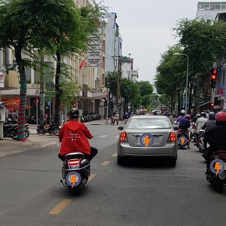 Một chiếc VinFast Klara được tài xế công nghệ sử dụng.