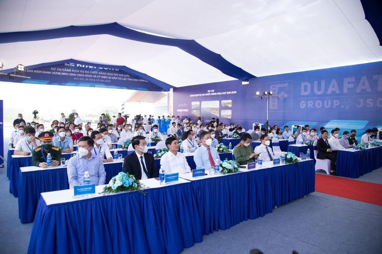 Lãnh đạo tỉnh chia sẻ tại sự kiện.