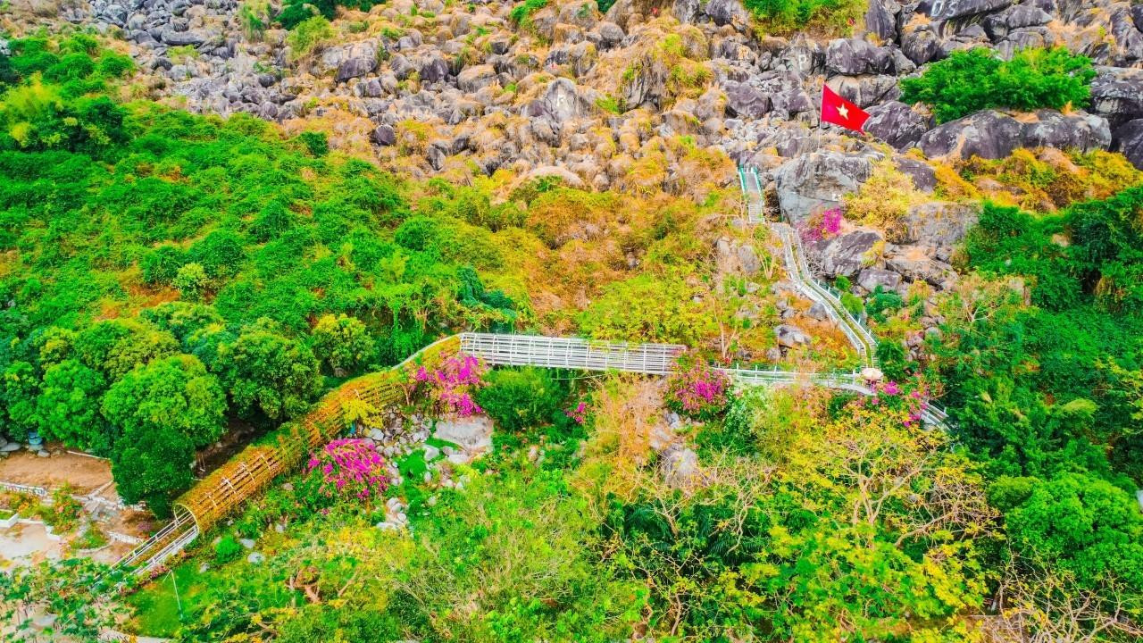 “Mâm trứng đá” khổng lồ - tuyệt tác tạo hóa ban tặng