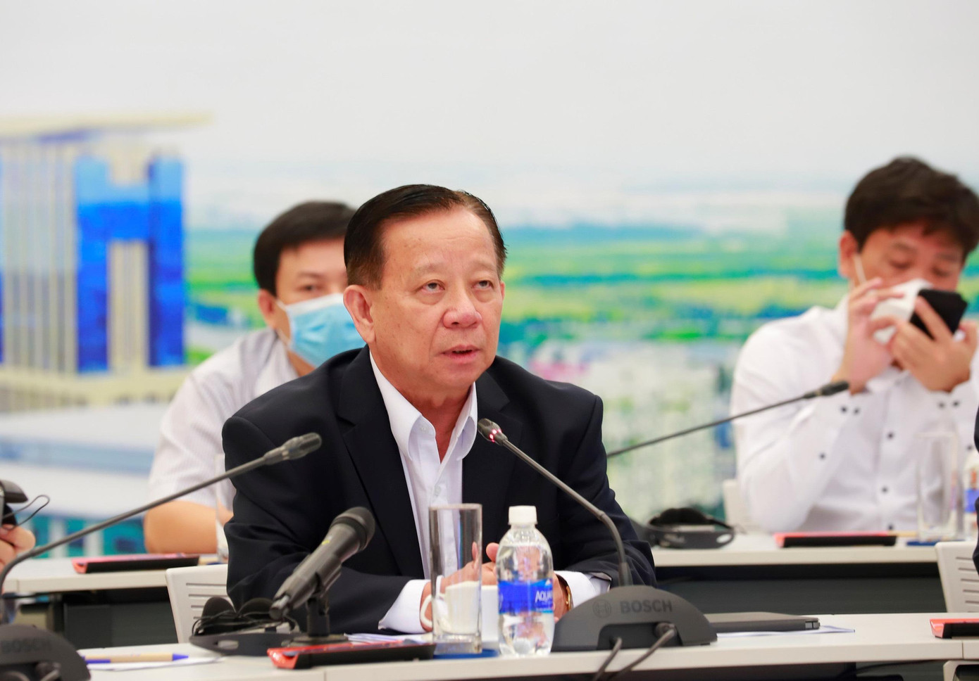 Ông Nguyễn Văn Hùng, Chủ tịch Hội đồng quản trị Tổng công ty Becamex IDC đóng góp ý kiến cho đơn vị tư vấn tại hội thảo.