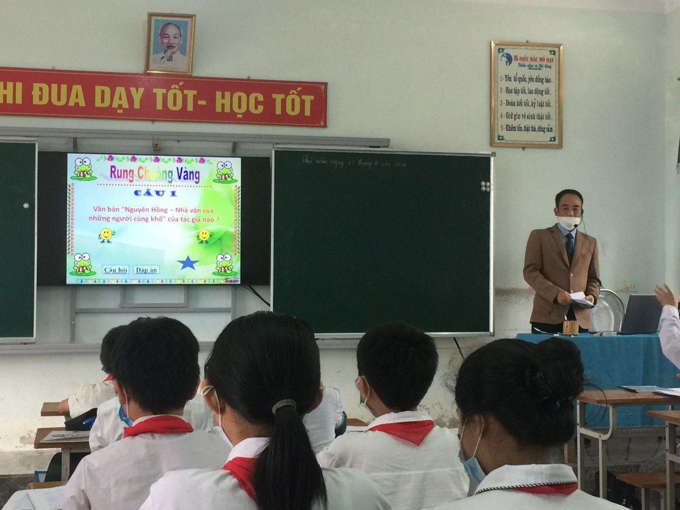 Tiết dạy môn Ngữ văn 6 tại lớp 6D của thầy giáo Nguyễn Viết Hiền Tiết dạy môn Ngữ văn 6 tại lớp 6D của thầy giáo Nguyễn Viết Hiền