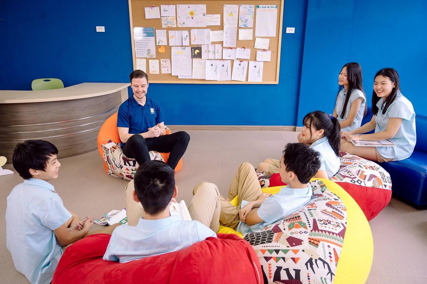 Các buổi học ngoại khóa giúp học sinh hoàn thiện kỹ năng và phẩm chất. Các buổi học ngoại khóa giúp học sinh hoàn thiện kỹ năng và phẩm chất.