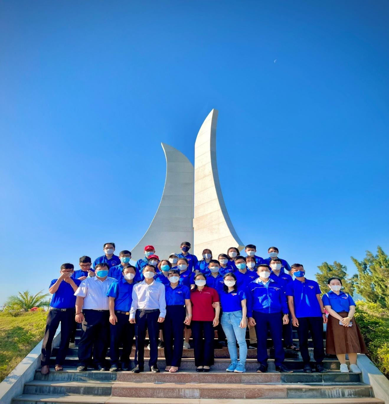 Lễ dâng hương tại Di tích Lịch sử nơi cập bến tàu không số Lễ dâng hương tại Di tích Lịch sử nơi cập bến tàu không số