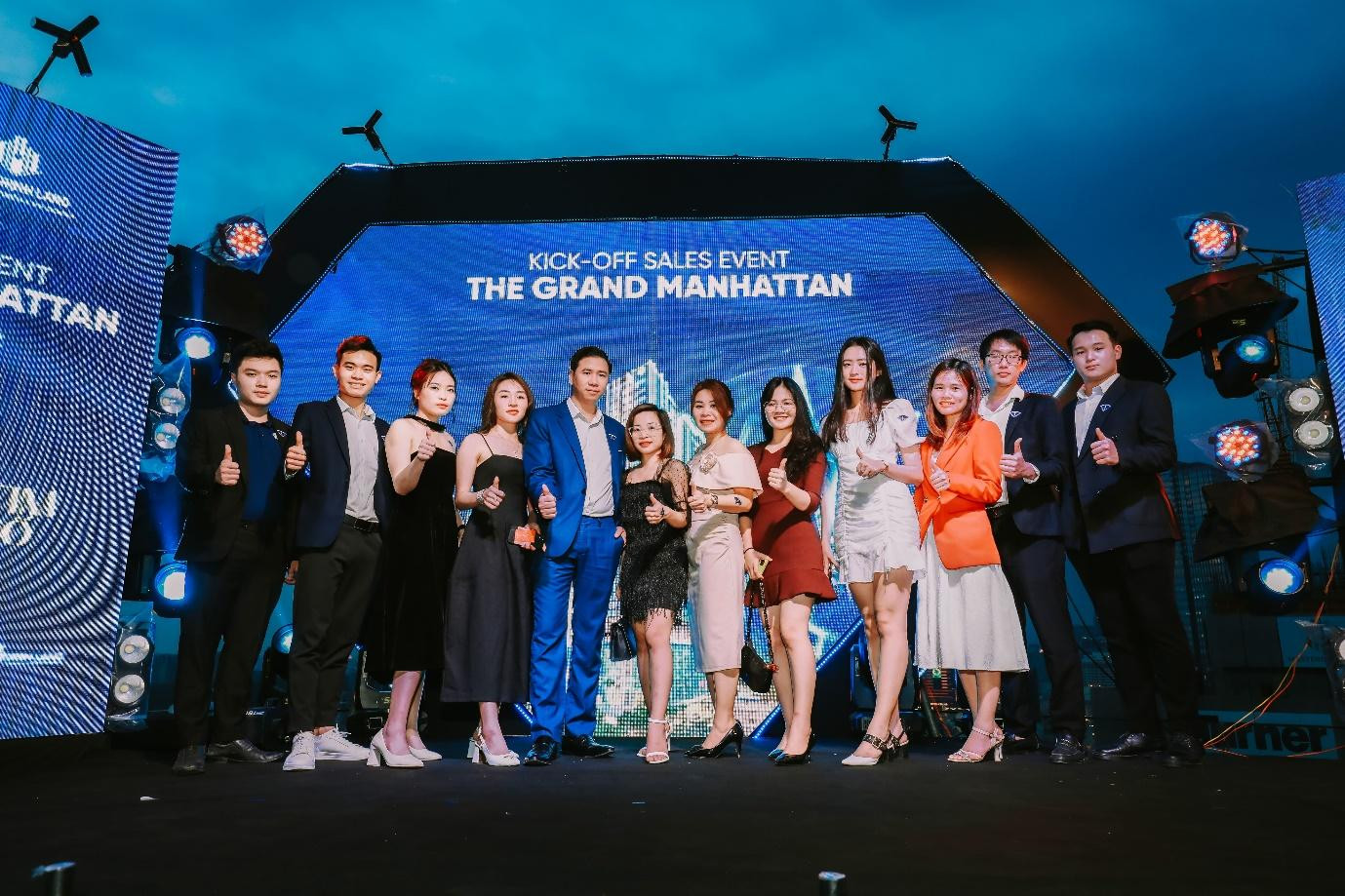 Những chiến binh sales xuất sắc Địa Ốc 5 Sao hứa hẹn sẽ bùng nổ cùng The Grand Manhattan Những chiến binh sales xuất sắc Địa Ốc 5 Sao hứa hẹn sẽ bùng nổ cùng The Grand Manhattan