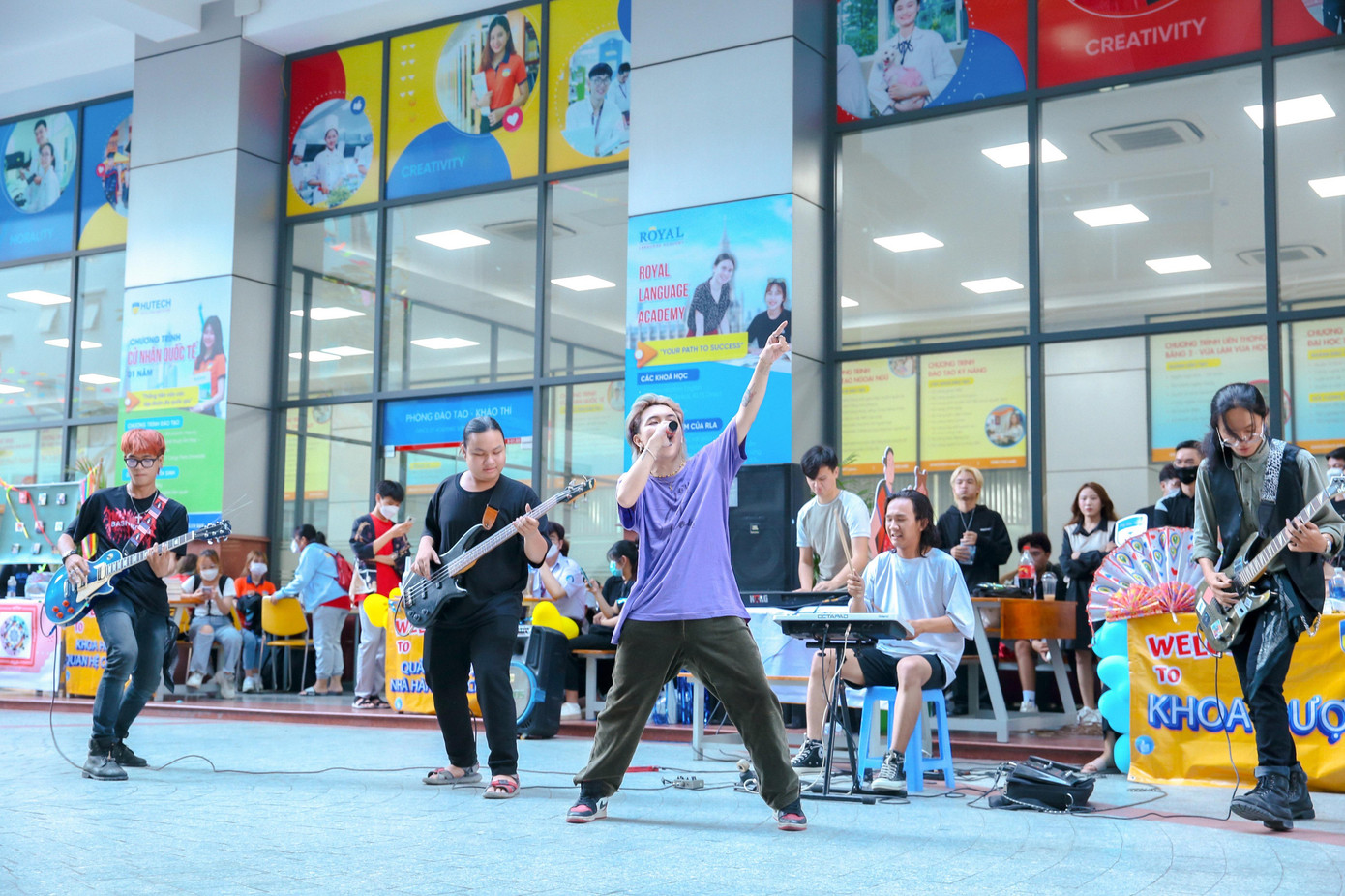 Môi trường ngoại khóa đa dạng giúp sinh viên HUTECH phát triển kỹ năng mềm Môi trường ngoại khóa đa dạng giúp sinh viên HUTECH phát triển kỹ năng mềm