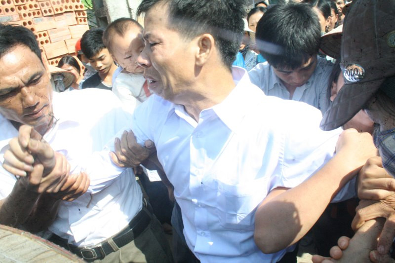 Ông Nguyễn Thanh Chấn nghẹn ngào trong ngày trở về