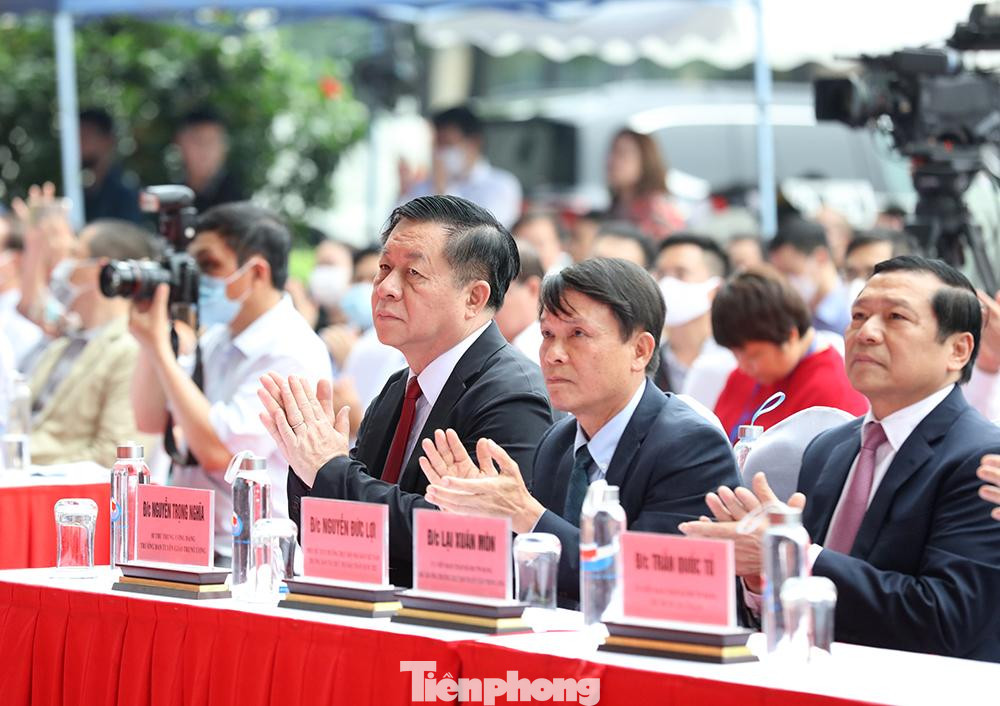 Các đại biểu tham dự lễ bế mạc. Các đại biểu tham dự lễ bế mạc.