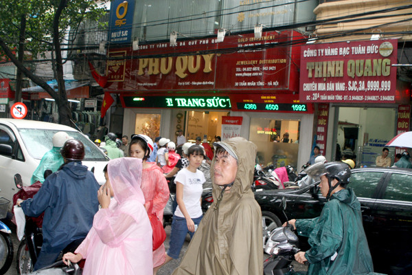 Ngó nghiêng xem chỗ nào giá thấp hơn thì mua