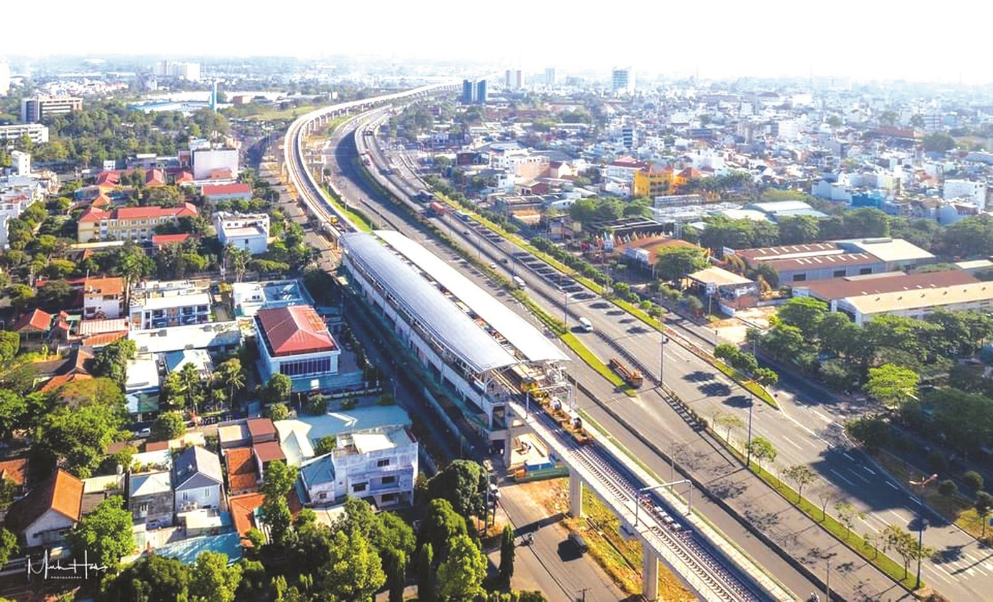 Đô thị phát triển dọc theo tuyến metro số 1. TPHCM là địa phương đầu tiên của Việt Nam tiên phong thực hiện thí điểm mô hình TOD, trong đó công trình đường sắt đô thị là hạt nhân, trung tâm của mô hình này. Đô thị phát triển dọc theo tuyến metro số 1. TPHCM là địa phương đầu tiên của Việt Nam tiên phong thực hiện thí điểm mô hình TOD, trong đó công trình đường sắt đô thị là hạt nhân, trung tâm của mô hình này.