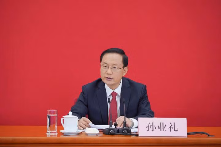 Ông Sun Yeli, người phát ngôn của Đại hội 20, tại cuộc họp báo chiều 15/10 ở Bắc Kinh. Ảnh: Xinhua.