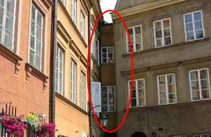 Ngôi nhà được xây tận dụng từ khoảng trống giữa hai tòa nhà khác ở Warsaw, Ba Lan