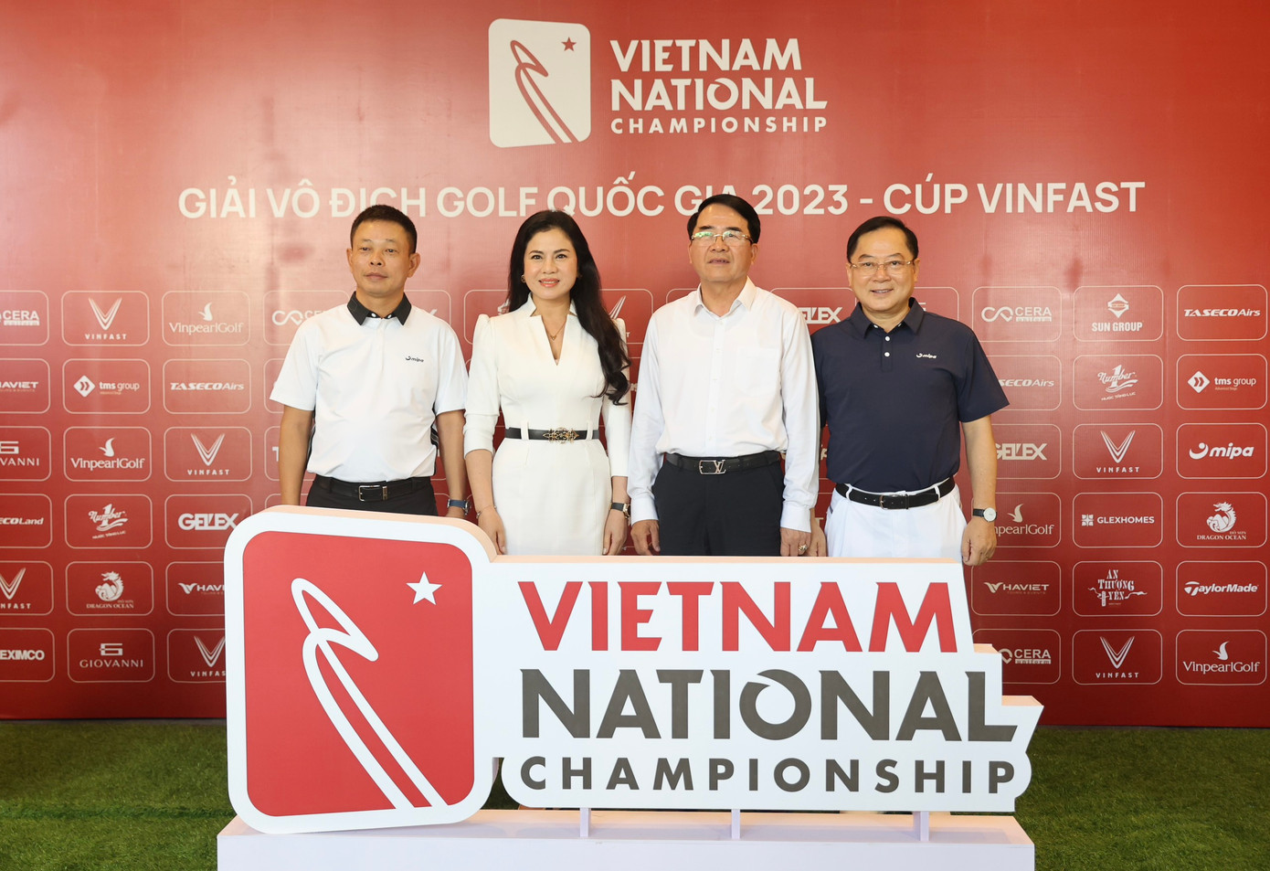 Ban tổ chức Giải Vô địch Golf Quốc gia năm 2023 - Cúp VinFast trước giờ họp báo.